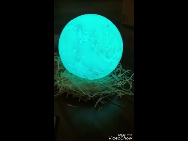 Vídeo relacionado con MYKJpuzzle Lampara Luna Personalizada 3D Con Tu Foto Y Texto, Recargable 16 Colores Remoto Y Táctil Controlar, Moon Light Lamp Diámetro 20 Cm