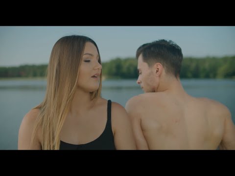 Klaudia Kowalik - Cały świat (Official Video)