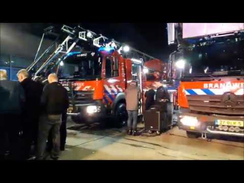 Overdracht nieuwe redvoertuigen 11- 8051 11- 8052 Zaanstad