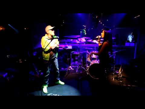 22 Club Stage Grande Opening Maria Iakovou-Thirio-Alximistes 03-11-2011