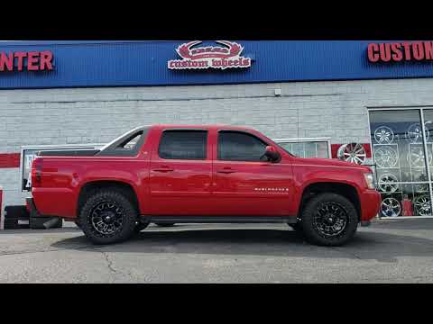 2007 Chevy Avalanche w/ 20" Chevy Crush Wheels