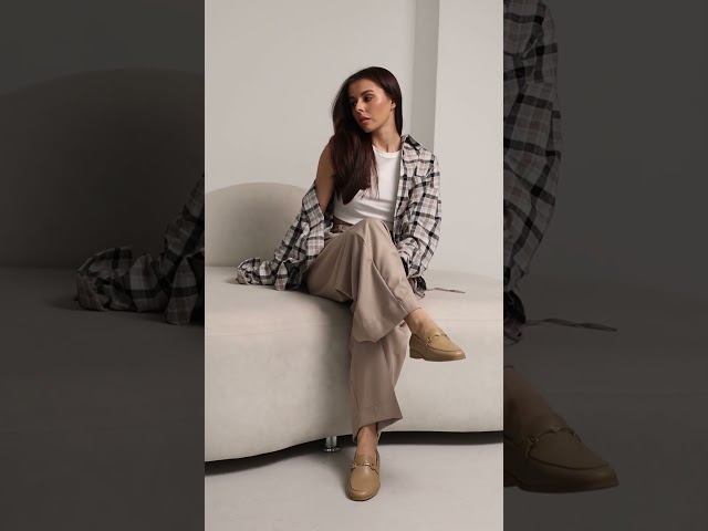 Чоботи жіночі шкіряні байка хутро 592641 Чорний Лофери жіночі 591956 Бежевий