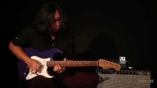 Video thumbnail for Quick Riffs: Fender Custom Shop Robert Cray Signature Stratocaster by Swee Lee