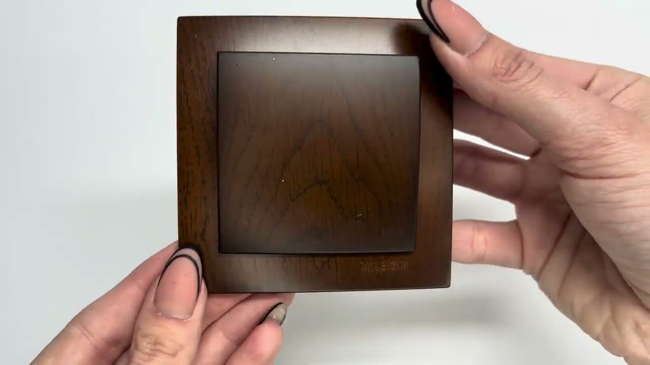 Выключатель одноклавишный NILSON Touran орех 24271001