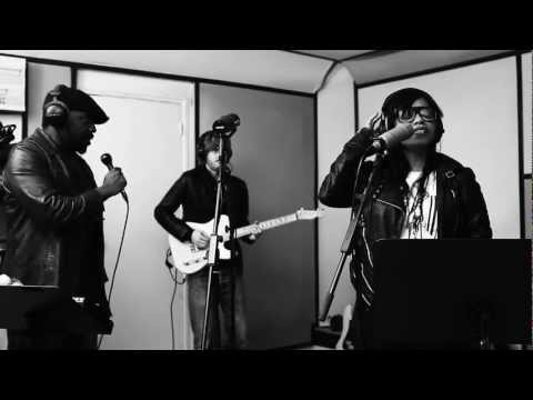 EXCLUSIVE : Dilouya feat. N'dea Davenport (BNH) + Sly Johnson - Right Time - live session - HD