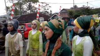 preview picture of video 'Carnaval Glenmore 2014 - SMPN 3 Glenmore'