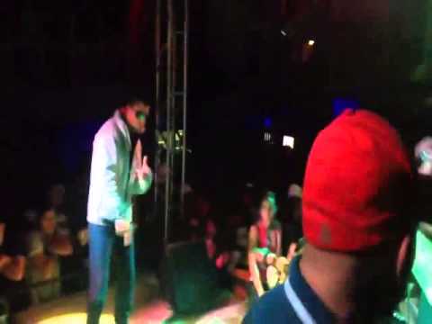 MC Lon e MC Paulinho da Pg - Ao Vivo no Aldeia Show 05/07/12