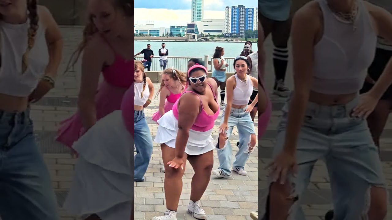 🇺🇸Kpop in Public - NAYEON 