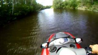 preview picture of video 'Moto Marine Yamaha sur  La Belle Riviere a St-Gedeon'