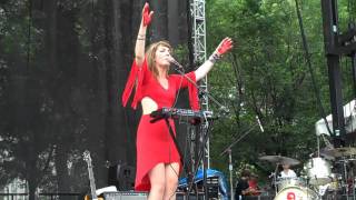 Julia Easterlin at Lollapalooza 2011, Eyes on the Prize