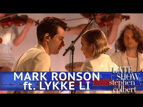 Mark Ronson Performs 'Late Night Feelings' ft. Lykke Li