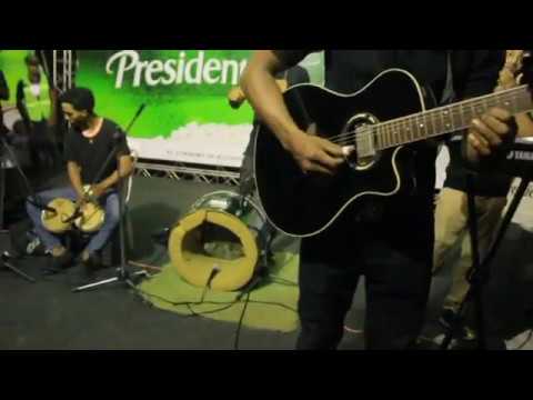 YENSY NUÑEZ - CONCIERTO EN LA FERIA (BANDA EN VIVO) 2017