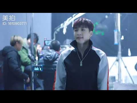 LAY / ZHANG YIXING "Xlog Red" 2019