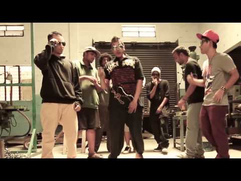 Indian Rap Cypher (Bangalore) 2014 Part 2 - Xstacy Sash, Lil B, Main-E-Yak