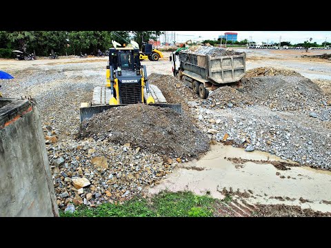 Amazing SHANTUI Bulldozer Pushing Soil Filling Land With Dump Trucks Pouring
