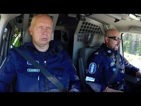 Poliisit - Jonne käy ilmoittajan päälle