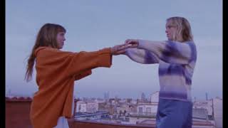 Las Bañistas Music Video