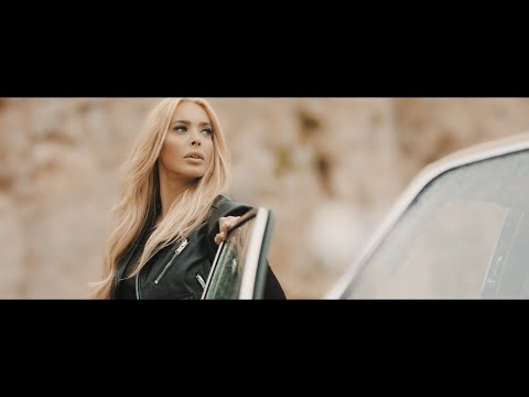 Video thumbnail for Καμιά δε θα ’ναι σαν εμένα (Kamia de tha ’nai san emena)