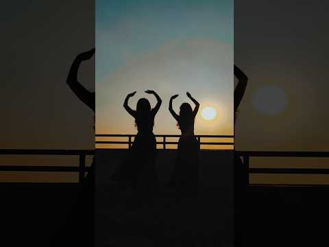 Kaise Mujhe Tum Milgayi | Silhouette Dance | Twinmenot Choreography | Sunset Dance