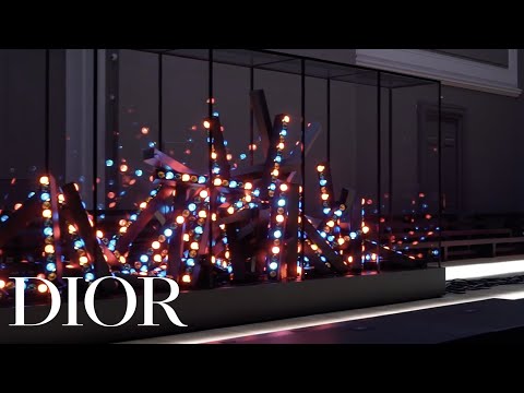 Dior Homme Winter 2018/2019 Show - Empty Space