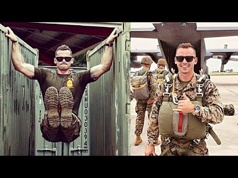 SUPER MARINE in Army Gym🔥💪 - Michael Eckert