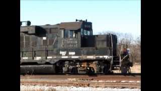 preview picture of video 'Yard engines move cars around Cargill Yard at Eddyville, Iowa'
