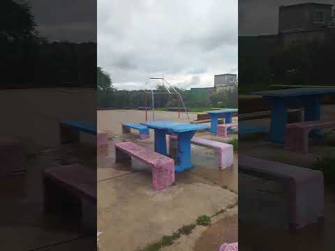 Bajo Valencia , Costanera Casabó esq. Etiopía , barrio Casabó , Montevideo .