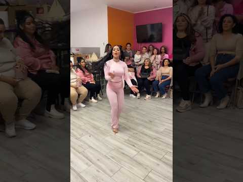 GITANA CON ARTE BAILANDO RUMBA IMPRESIONANTE 💃#gypsy #gitanas #fiesta #flamencodance #love #shorts