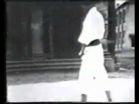 Kihon Ippon Nidan Enka Gichin Funakoshi