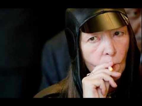 Videoclip de Il S'En Passe — Brigitte Fontaine