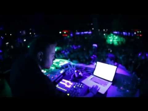 MR MOREK (LIVE) CADENZA NIGHT IN SPACE MOSCOW WITH LUCIANO