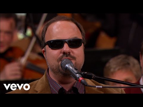 Bill & Gloria Gaither - Everything Is Beautiful [Live] ft. Gordon Mote