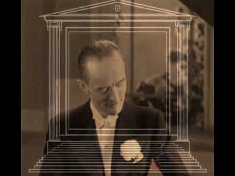 1939: Charlie Kunz playing "South Of The Border" (Medley D29)