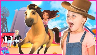 Kin Tin Visits Horse Farm To Learn About Farm Animals And Become A Cowgirl! | Roblox Horse Valley!