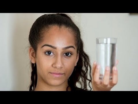 Dieses Mädchen ist allergisch gegen Wasser - Sogar ihre Tränen sind gefährlich!