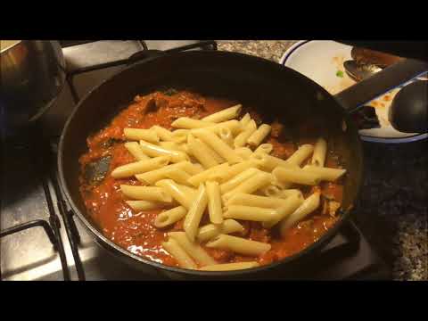 Penne con ragù di durelli di pollo (viva il quinto quarto)