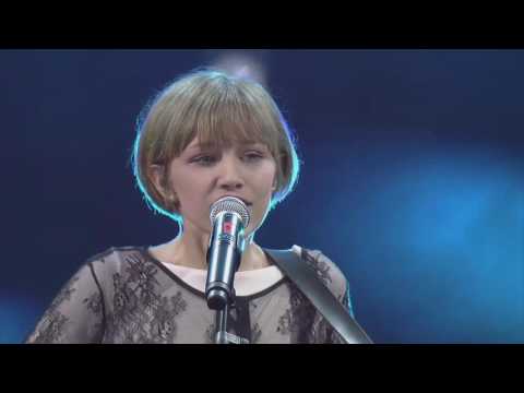 Grace VanderWaal - 