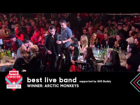 Arctic Monkeys Accept Best Live Band At NME Awards 2014