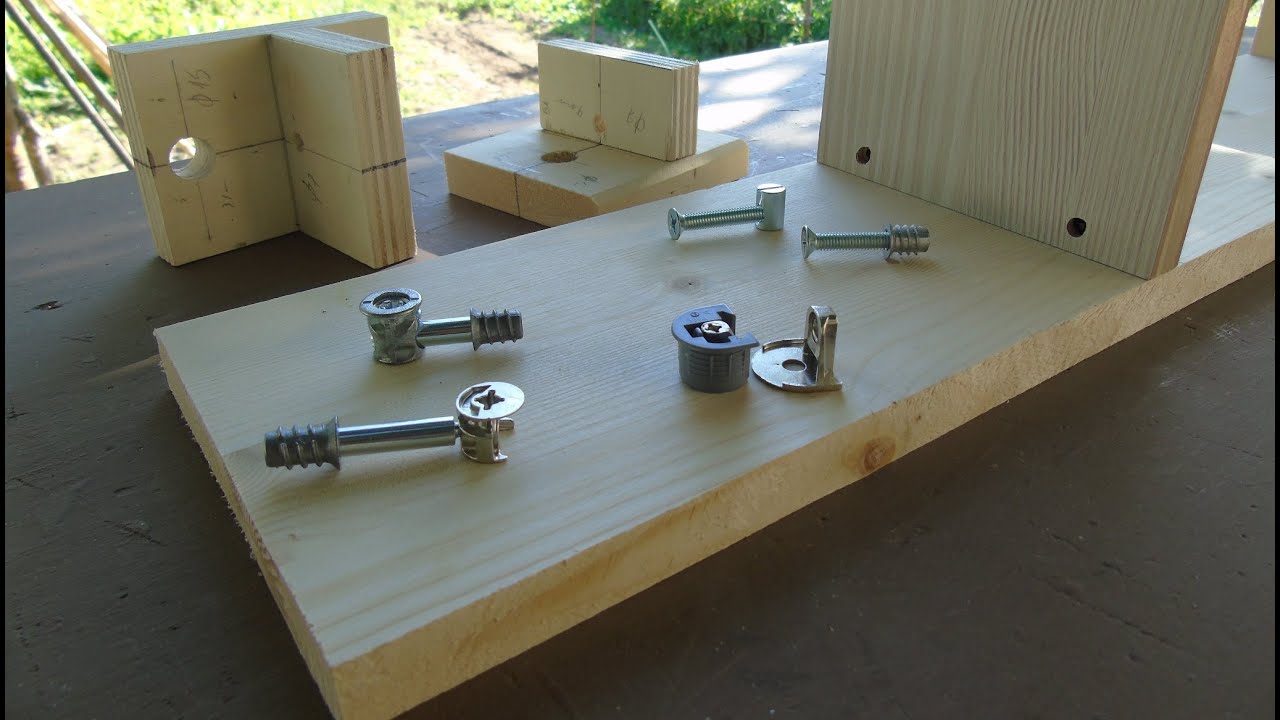 Giunti eccentrici, a barilotto e cilindrici, e come realizzare  una  dima dalle schede tecniche