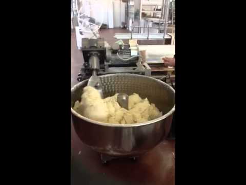 video 1, Pétrin boulangerie Axe Oblique 75 Kg Farine