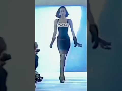 Legends never die!✨ Yasmeen Ghauri for Isaac Mizrahi fw1991✨#yasmeenghauri #supermodel #90s