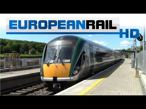 Iarnród Éireann Irish Rail ICR 22000 DMU 22044 departs Portarlington Station