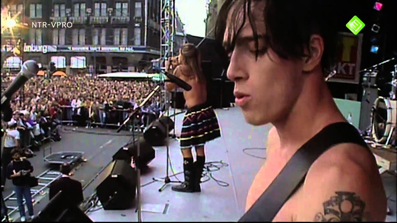 Red Hot Chili Peppers - 1989-08-26, Dam Square, Amsterdam, the NetherlandsFull HD - YouTube