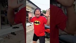 Download lagu IMITATING THE SOUND OF SOMEONE FALLING #shorts mp3