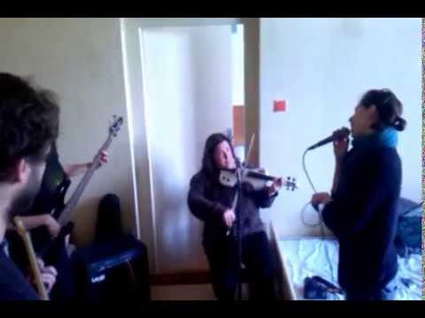 Quieten - Quieten - Nevim Song (živě na soustředění v Nováči)