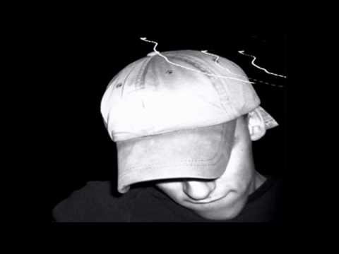 Mikron Cyklon G. - Jest zawsze i wszędzie ( ft.Bokser ) - GROGRA - 2015