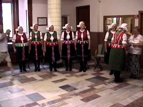 Výstava - Ľudový odev Podzoboria - Kiállítás -- Zoboralja népviselete