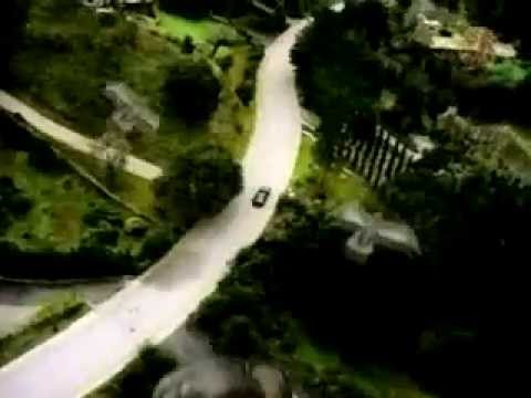 [Commercial] Nissan (Pigeons are trying to spot the car)