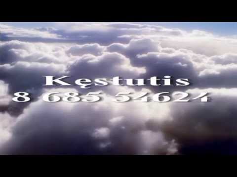 Riešutų žydėjimas