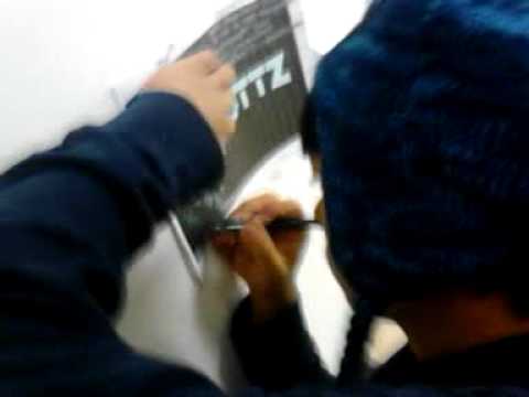 #1NB Fan gets the FIRST autographs![06.22.11]3